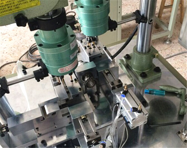 多軸攻絲機