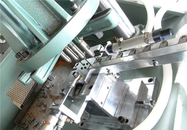 精品多軸攻牙機(jī)